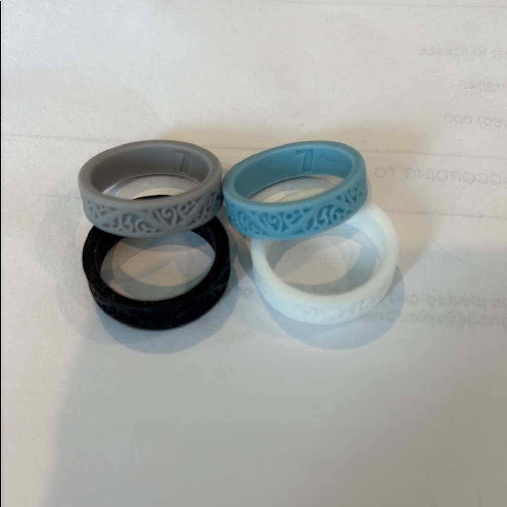 4 Kauai rubber rings- size 7